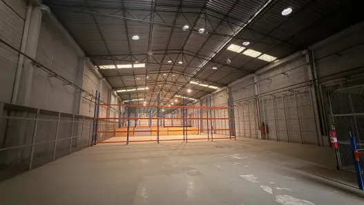 Galpão/Depósito/Armazém para alugar, 3000m² no Penha Circular, Rio de Janeiro