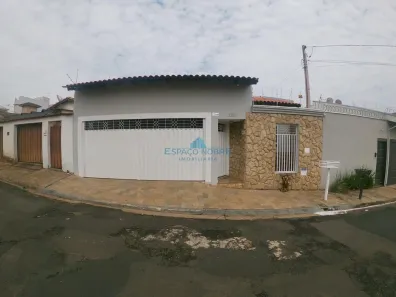 Casa com 4 Quartos para alugar, 199m² no Jardim Lima, Franca