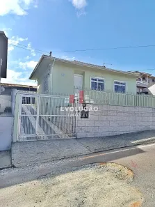 Casa com 3 Quartos à venda, 300m² no Barreiros, São José