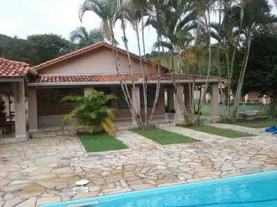 Fazenda/Sítio com 5 Quartos à venda, 400m² no Centro, Guararema