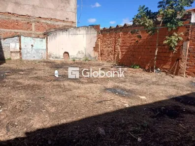 Lote/Terreno à venda, 220m² no Alto São João, Montes Claros
