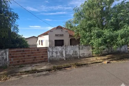 Casa com 2 Quartos à venda, 87m² no Vila Guararapes, Lins