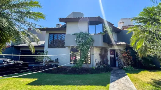 Sobrado com 3 Quartos à venda, 204m² no Centro, Cascavel