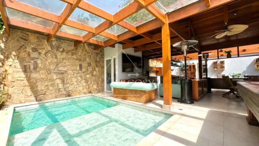 Casa de Condomínio com 4 Quartos à venda, 450m² no Corrêas, Petrópolis