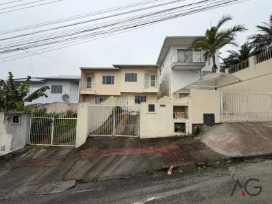 Casa com 2 Quartos para alugar, 63m² no Forquilhas, São José