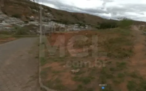Lote/Terreno à venda, 711m² no Centro, Ubá