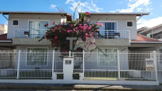 Sobrado com 3 Quartos à venda, 114m² no , Bombinhas