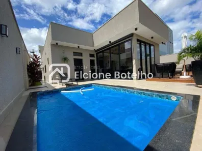 Casa de Condomínio com 3 Quartos para alugar, 210m² no Jardim Botânico, Uberlândia