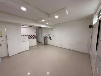 Imóvel Comercial para alugar, 55m² no Cavaleiros, Macaé