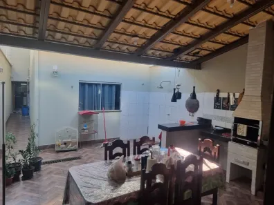 Casa com 2 Quartos à venda, 96m² no Jardim São José, Goiânia