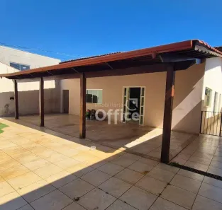 Casa com 3 Quartos à venda, 180m² no Jundiaí, Anápolis