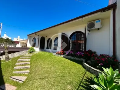 Casa com 4 Quartos à venda, 124m² no Barreiros, São José