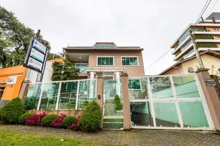 Casa com 6 Quartos à venda, 450m² no Água Verde, Curitiba