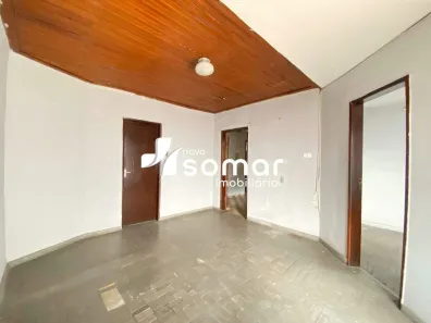 Casa com 5 Quartos para alugar, 90m² no Niterói, Divinópolis