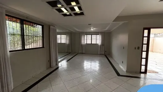 Sobrado com 4 Quartos à venda, 456m² no Nova Suiça, Goiânia