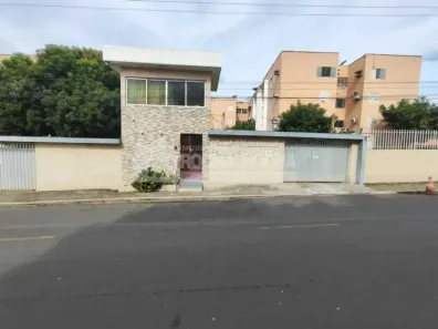 Apartamento com 3 Quartos para alugar, 80m² no Cristo Rei, Teresina