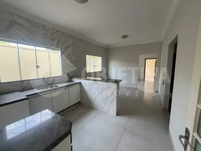 Casa com 3 Quartos à venda, 132m² no Segismundo Pereira, Uberlândia