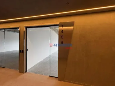 Sala Comercial para alugar, 94m² no Parque Industrial Tomas Edson, São Paulo