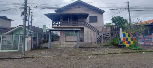 Casa com 3 Quartos para alugar, 216m² no Nossa Senhora de Fátima, Caxias do Sul