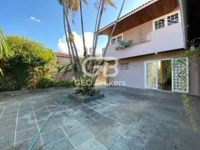 Sobrado com 3 Quartos à venda, 236m² no Jardim Siesta, Jacareí