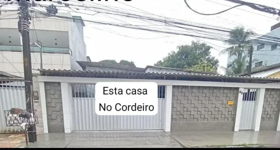 Casa com 3 Quartos para alugar, 100m² no Cordeiro, Recife