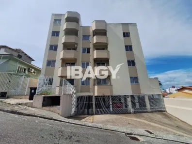 Apartamento com 2 Quartos para alugar, 70m² no Praia Comprida, São José