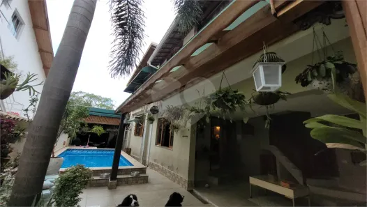 Sobrado com 4 Quartos à venda, 373m² no Centro, Mairiporã