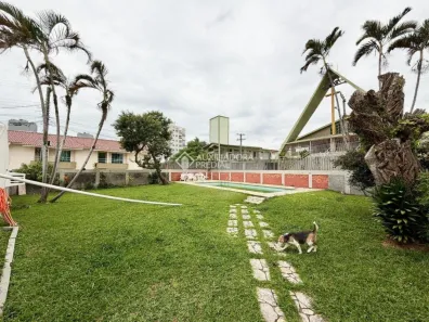 Casa com 1 Quarto à venda, 127m² no Barreiros, São José
