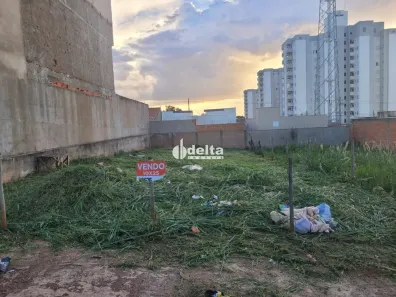 Lote/Terreno à venda, 250m² no Jardim Brasília, Uberlândia