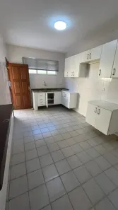 Casa de Condomínio com 5 Quartos para alugar, 310m² no Buraquinho, Lauro de Freitas
