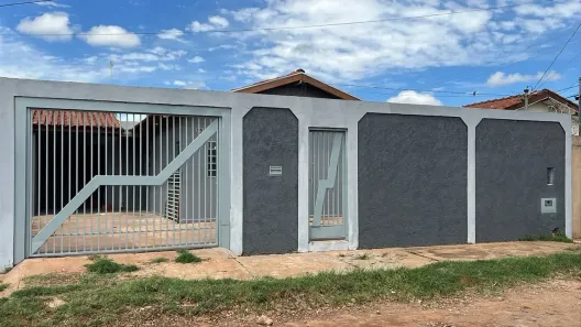 Casa com 3 Quartos para alugar, 10m² no Residencial Mário Cóvas, Campo Grande