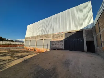 Galpão/Depósito/Armazém para alugar, 1360m² no Jaraguá, Montes Claros