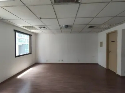 Sala Comercial para alugar, 32m² no Vila Olímpia, São Paulo