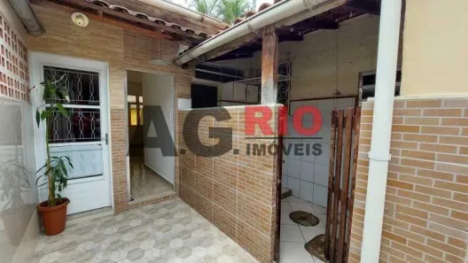 Casa de Condomínio com 2 Quartos à venda, 82m² no Tanque, Rio de Janeiro