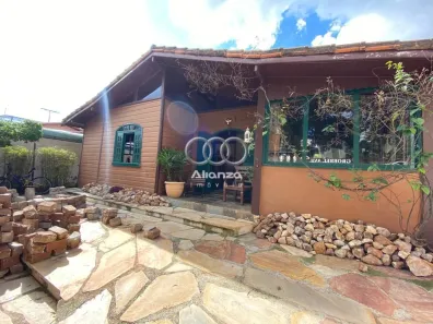 Casa com 4 Quartos à venda, 190m² no Belvedere, Belo Horizonte
