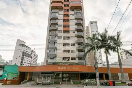 Apartamento com 2 Quartos para alugar, 70m² no Centro, Florianópolis