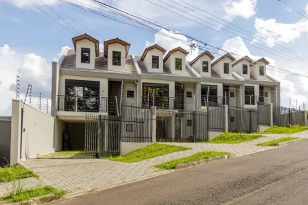Sobrado com 3 Quartos à venda, 190m² no Campo Comprido, Curitiba