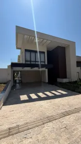 Sobrado com 5 Quartos para alugar, 250m² no Residencial Parque Mendanha, Goiânia