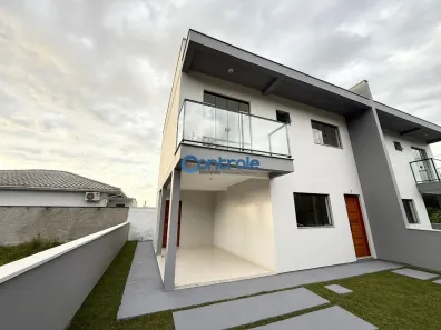 Sobrado com 3 Quartos à venda, 89m² no Forquilhas, São José
