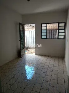 Casa com 2 Quartos à venda, 92m² no Presidente Roosevelt, Uberlândia