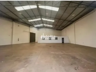 Ponto Comercial para alugar, 527m² no Alto Umuarama, Uberlândia