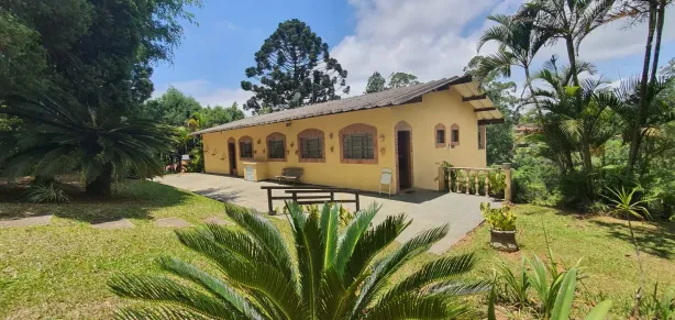 Fazenda/Sítio com 4 Quartos à venda, 260m² no Curral, Ibiúna