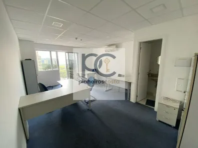 Sala Comercial à venda, 32m² no Santo Amaro, São Paulo