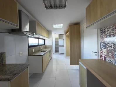 Apartamento com 3 Quartos para alugar, 138m² no Adrianópolis, Manaus