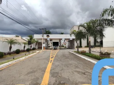 Casa de Condomínio com 3 Quartos para alugar, 210m² no Vila Brasília Sul, Aparecida de Goiânia