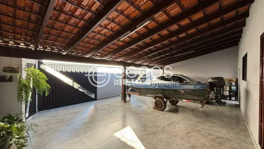 Casa com 4 Quartos à venda, 235m² no Segismundo Pereira, Uberlândia