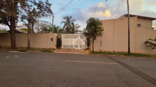 Sobrado com 3 Quartos à venda, 367m² no Vila Nossa Senhora das Graças, Campo Grande