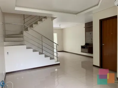 Sobrado com 3 Quartos à venda, 123m² no Bom Retiro, Joinville
