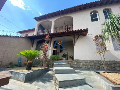 Casa com 3 Quartos à venda, 180m² no Alípio de Melo, Belo Horizonte