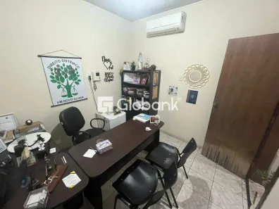 Sala Comercial para alugar, 40m² no Centro, Montes Claros